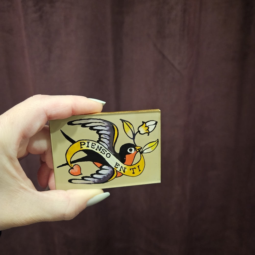 Used " Pienso En Ti " pocket mirror